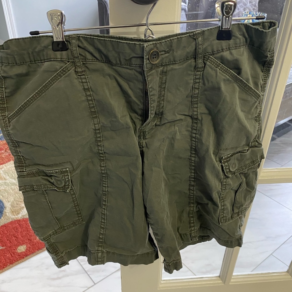 Olive Sonoma Bermuda shorts size 10
